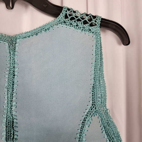 Vest - Picture 6 of 9